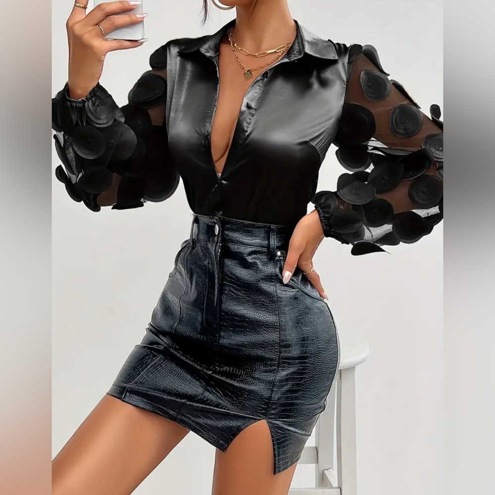 Elegant Mesh Slim Top-Black